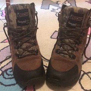 Kids Rocky camo boots size 2.5